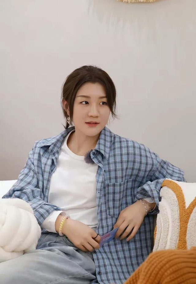陈梦发长文陈梦否认已领证结婚！大方坦露自己择偶标准：那肯定要长得帅啦​​​