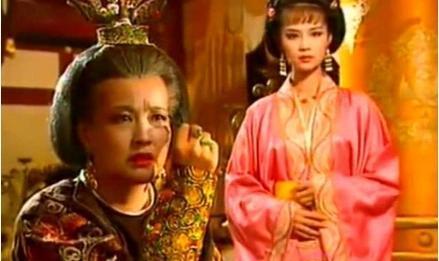 694年，沈南璆刚下龙床，武则天就责骂道：“没用的男人！”她立即喊人接薛怀义进宫