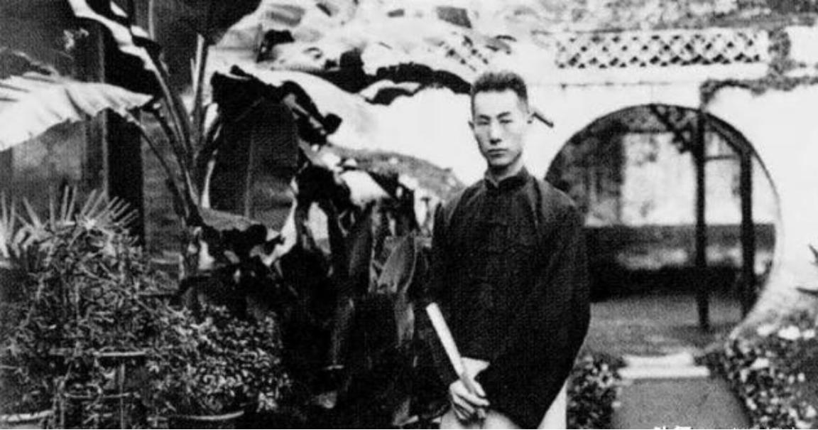 1935年，一妓女恳求37岁张伯驹：“带我走吧！我还是清白之身！”张伯驹