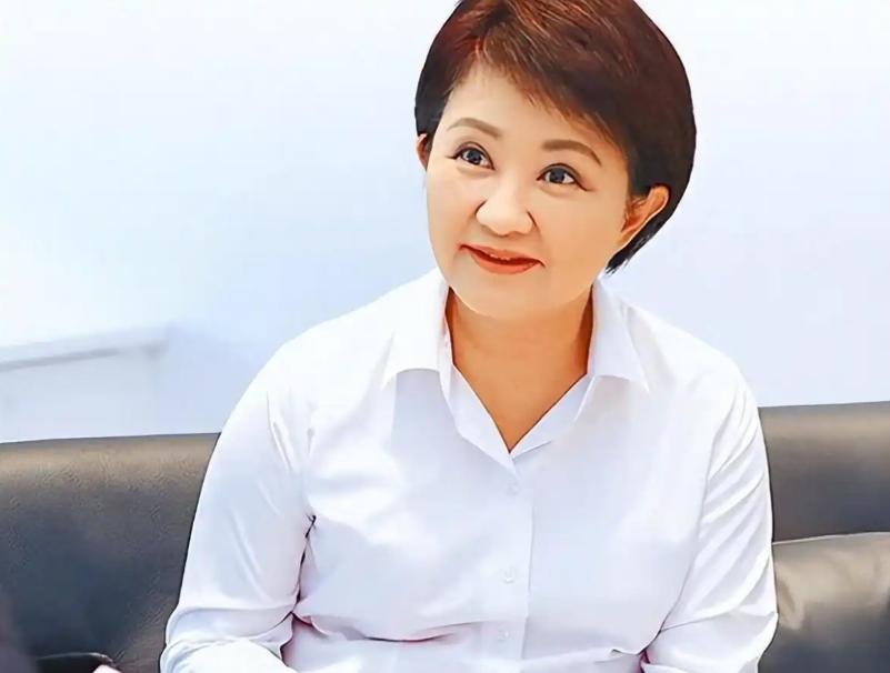 10月10日当天，台中市长卢秀燕今天最新表态这天，卢秀燕提出“5个坚持”，包