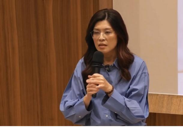 柯P判17年，郑丽文如此说！近日，台湾岛内可谓热闹非凡。蔡正元刚刚入狱，台湾