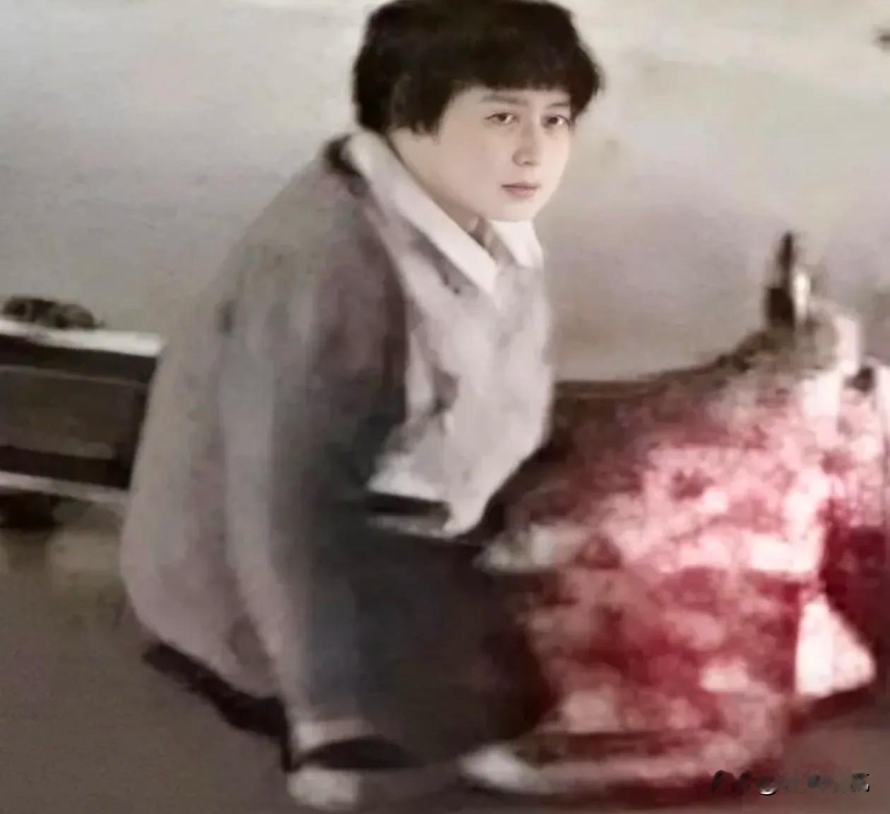 对于摇人的杨老太太，是否需要承担责任，律师也是给出了解释。陕西某事务所的赵律师