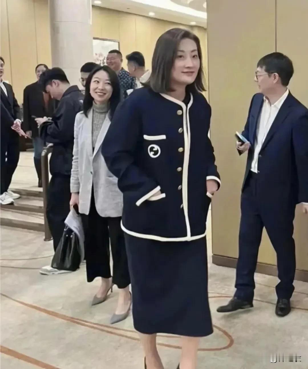宗馥莉比任何人都爱娃哈哈，毕竟创业容易守业难，而宗老在世的时候养着的一大帮子老臣