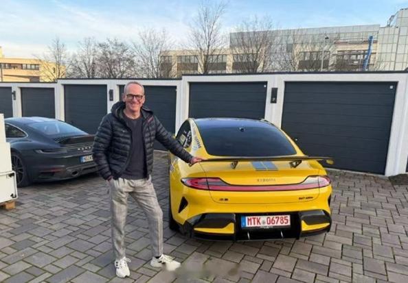 【大众中国前CEO试驾小米SU7Ultra后被惊到：一台真正的驾驶机器】大众中