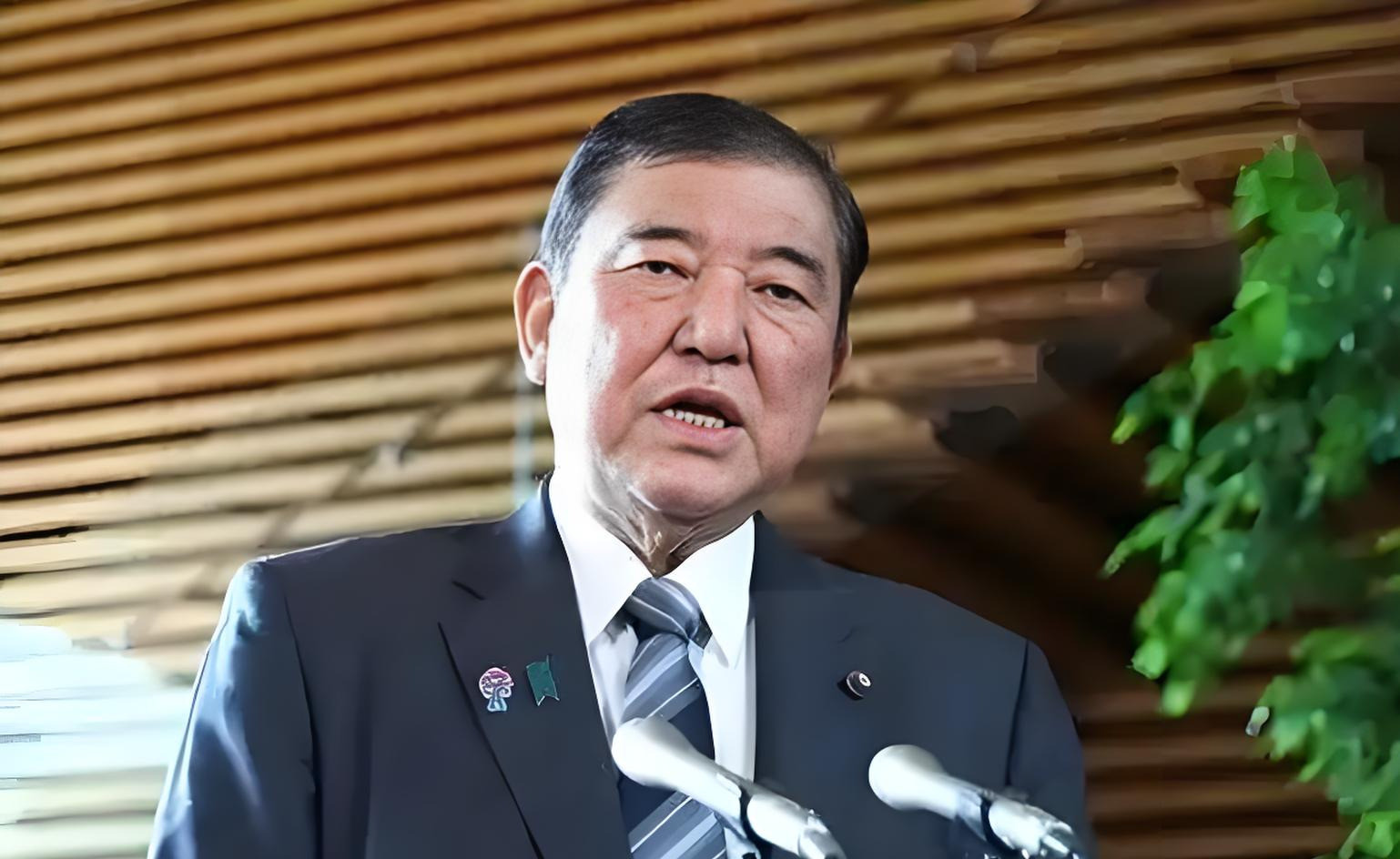 日本挣脱美国：是福是祸？日本这回是真疯了！感觉被逼到悬崖