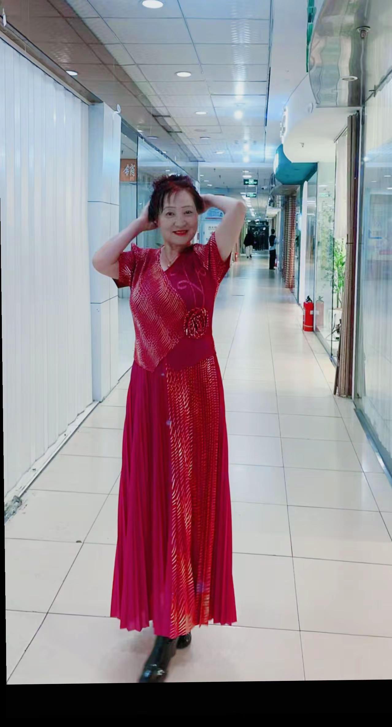 哈哈哈哈逛商店长让我试穿