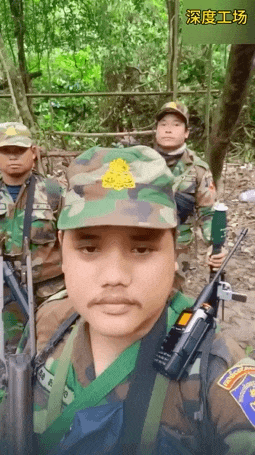 发现泰国士兵靠近，就发射LG4左轮榴弹发射器！柬埔寨士兵大量装备了北方工业公司