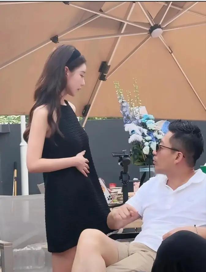 马筱梅说，我不怀孕的时候，你们说我不能生。我怀孕了，要生了，你们又说，为什么前夫