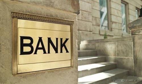 【值得深思】一位投资者发出灵魂之问，以万科为首的房地产股都已亏损到这般境地，然而