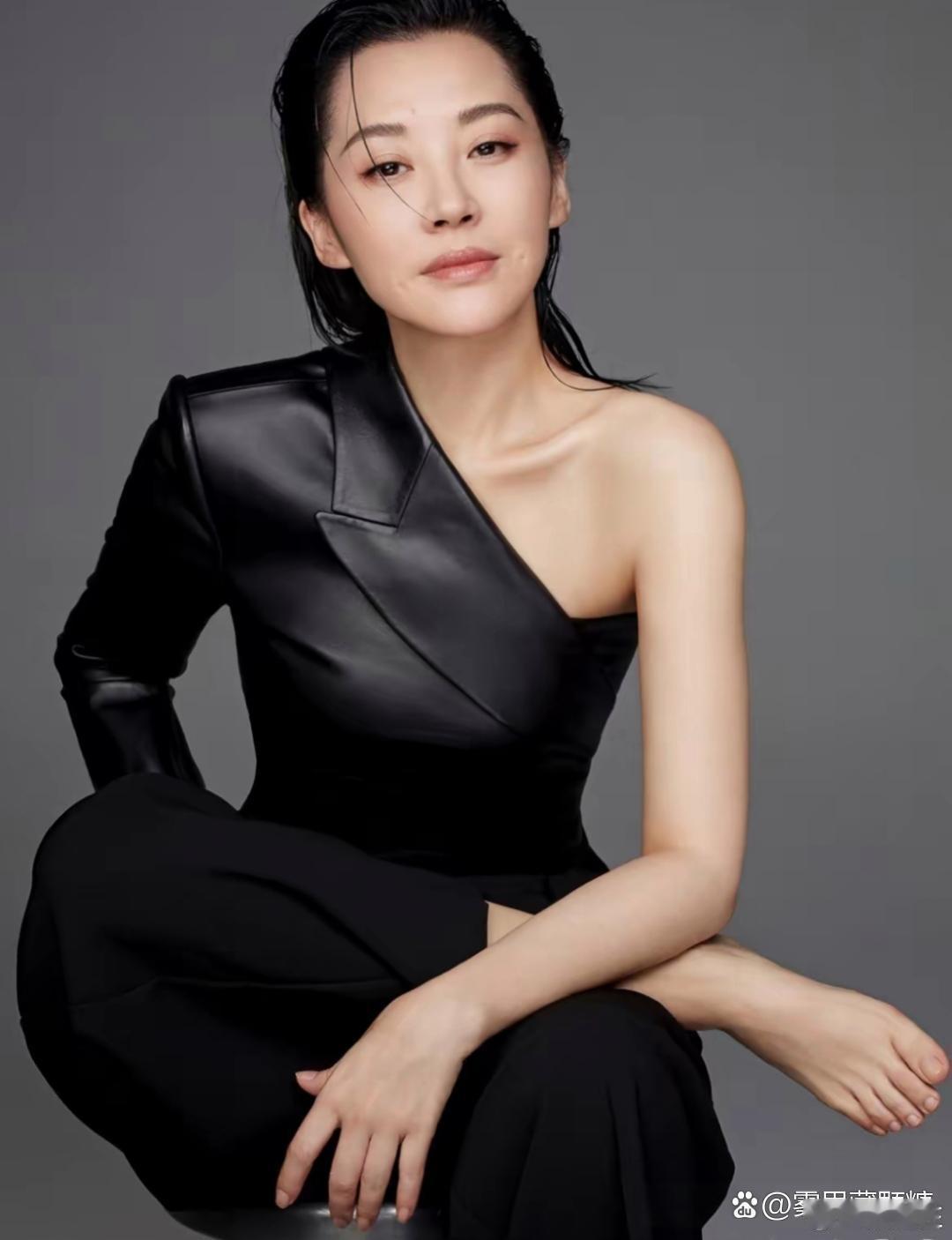 好家伙，许晴这脚丫长忒完美了