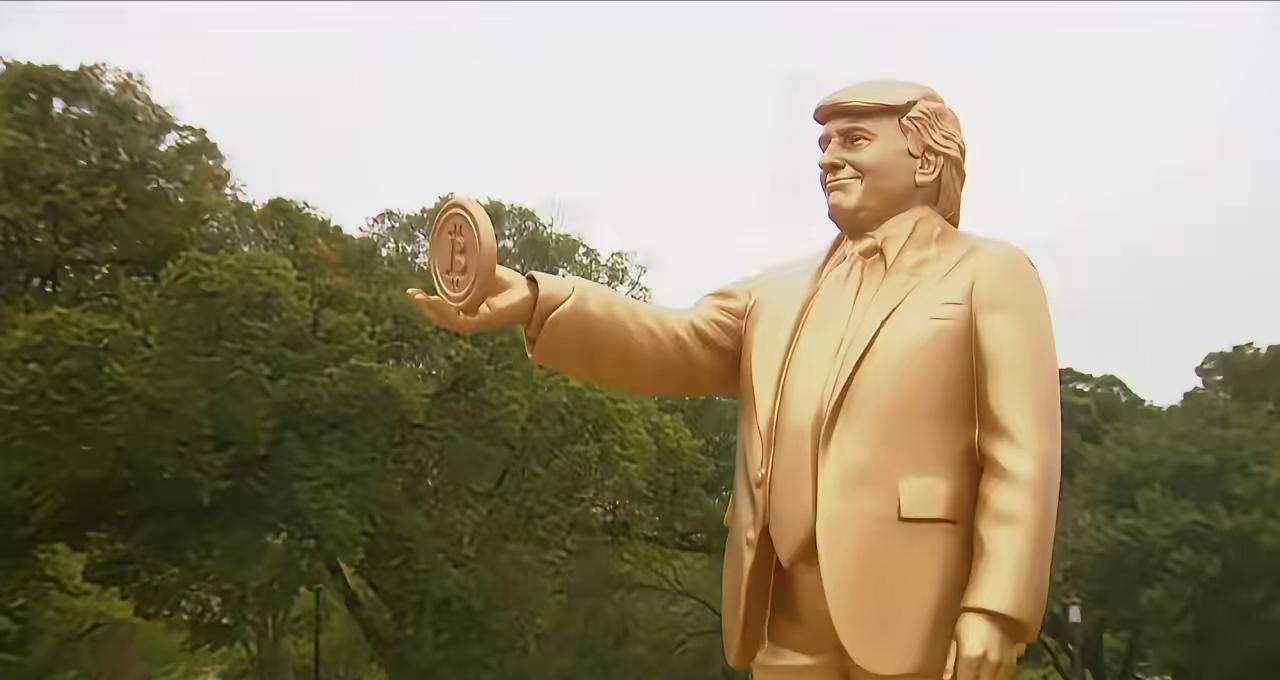 “连擦鞋底都不配。”孔庆东当年这话，砸进相声圈像颗臭弹。2011年，北大教授在