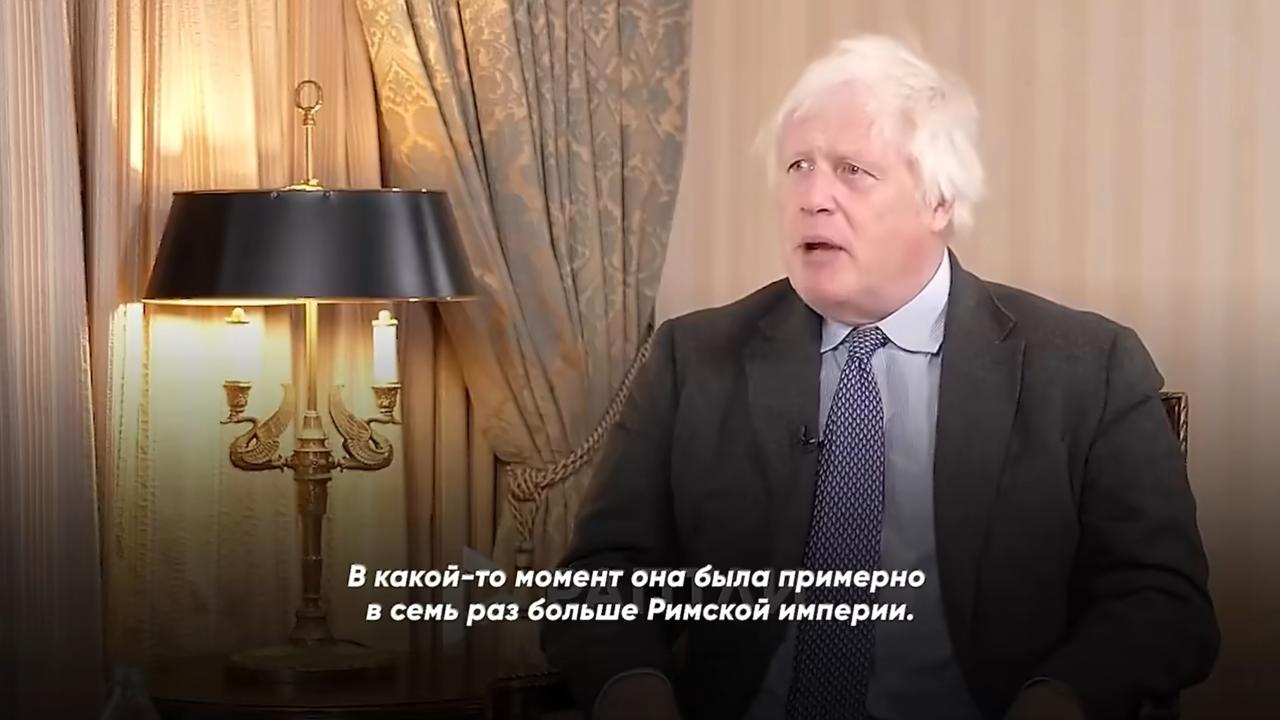 英国前首相约翰逊在接受采访时说：“俄罗斯应该放乌克兰走，就跟谈恋爱似的，爱她就放
