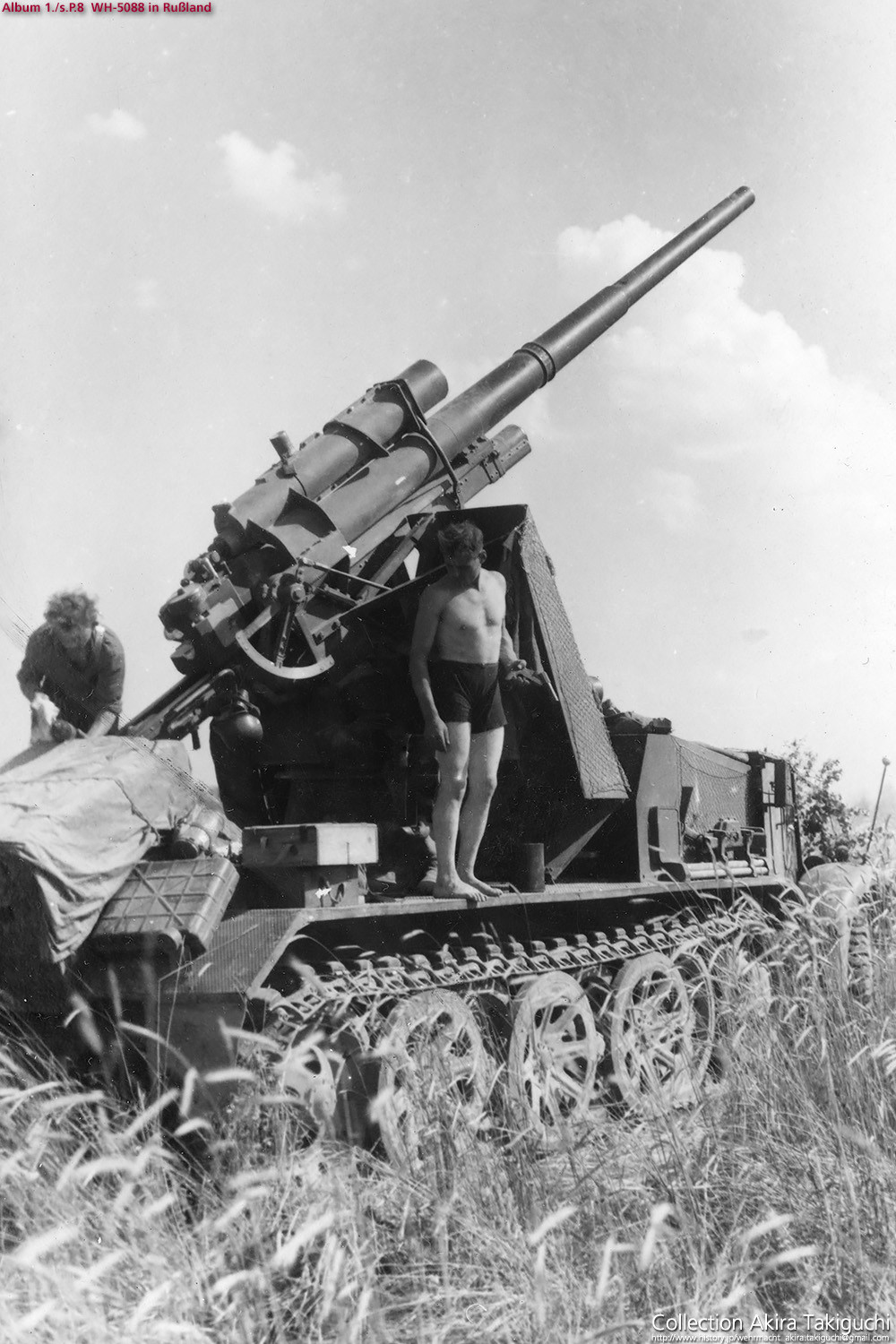 以Sd.Kfz.8底盘为本体的88mm武器搬运车​​​