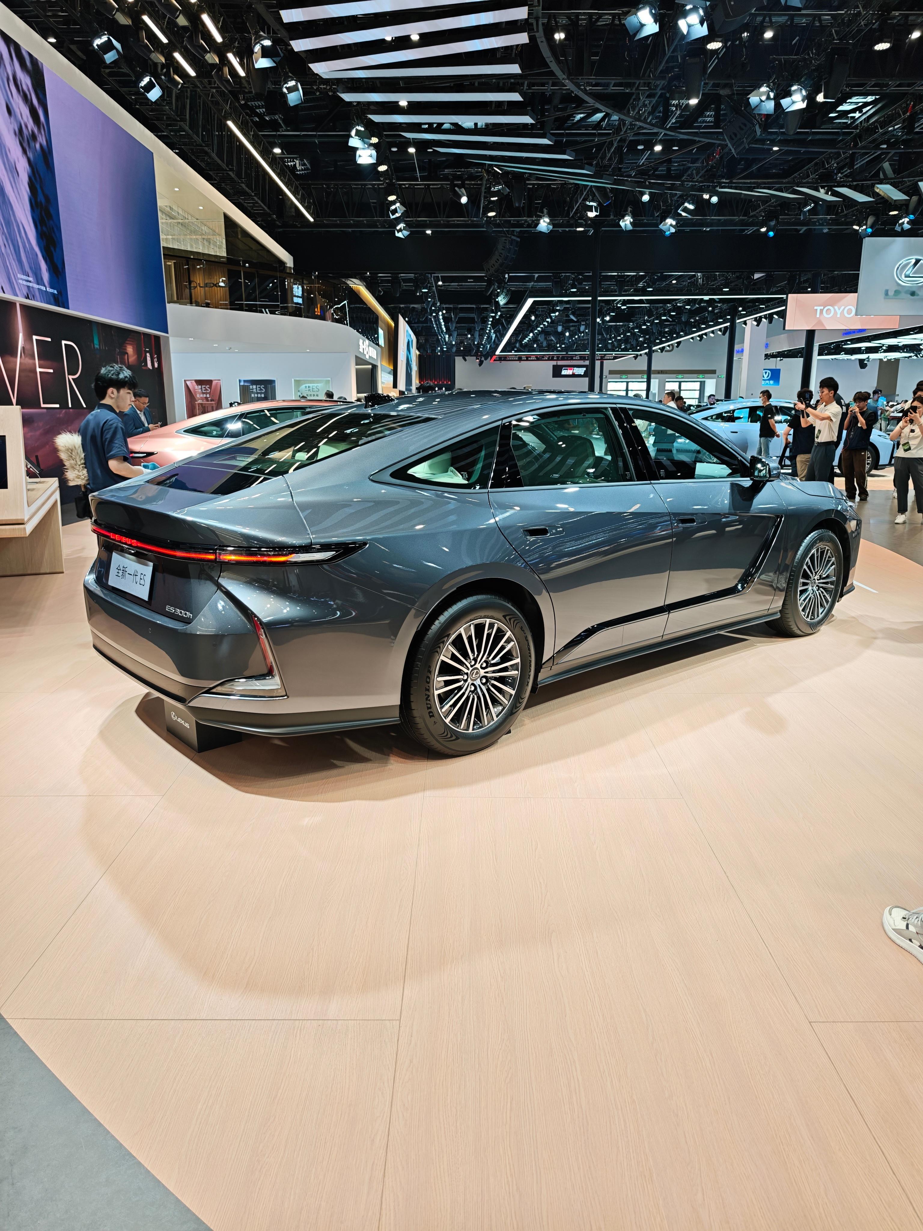 LFA纯电概念车太tm帅了！全新ES太tm丑了！2026北京车展