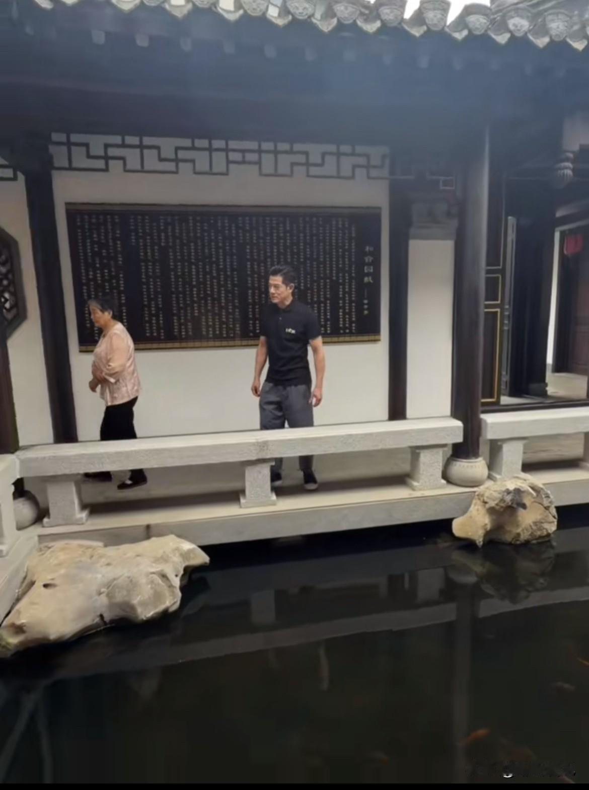 发现了吗？方媛能成为天王嫂有如今的成就，除了Amy姐，或许就得归功于她的舅舅