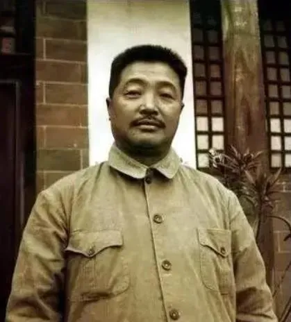 1936年7月，红二方面军进入松潘草地，没有吃的，贺龙突然提出钓鱼吃，众人差点惊