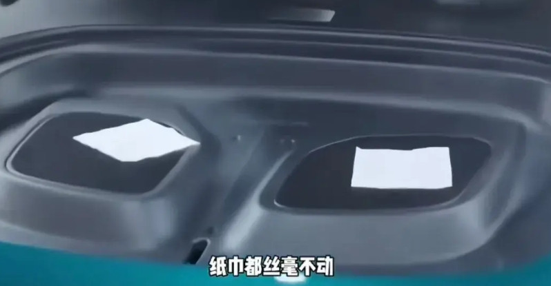 听说小米的空调是长虹给他生产的，小米直接贴个标，代工都不算，只是贴牌，代工是有己
