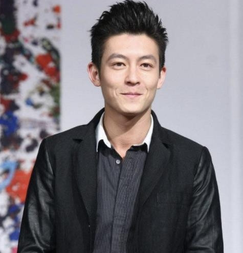 这才是真男人！陈冠希怒斥机组人员：“把投诉信拿来，我会让你丢工作！”乍一听