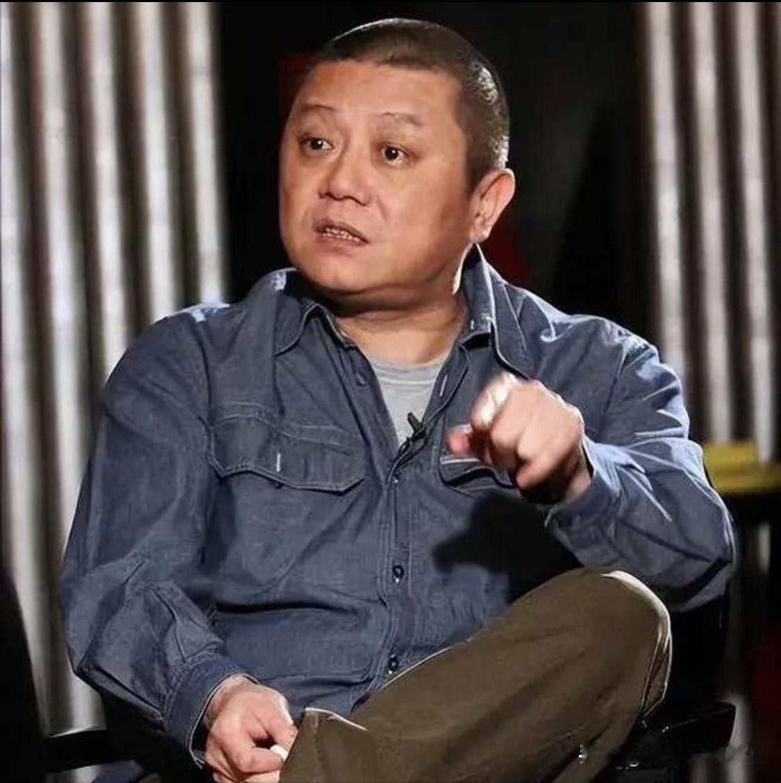 王朔说：“凡是出言不逊、让你极度难受的人，不是他性格直，也不是情商低，而是你在他