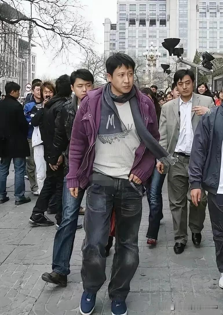 《士兵突击》里的经典台词：“不抛弃，不放弃”就出自他口中，他扮演的连长让人刮目相