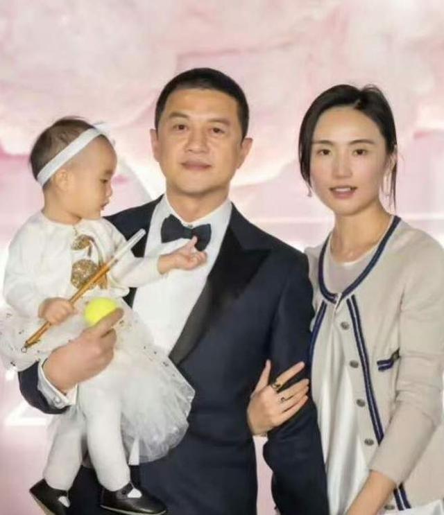 李亚鹏嫣然医院困局事件，李亚鹏口碑爆棚，现在最后悔的是他前妻。现在带货榜干到了第