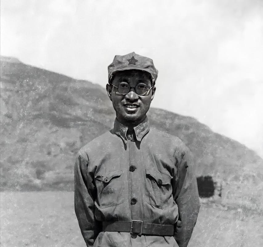 1955年授衔仪式上，毛主席走到陈赓面前说＂你陈赓当大将了＂，陈赓笑答：＂我这个
