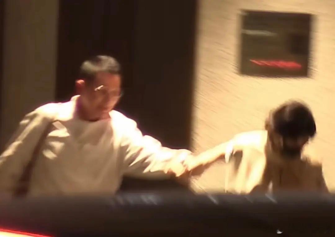 0个人不知道刘冲的取向吧嗑田曦薇刘冲的在干嘛呀