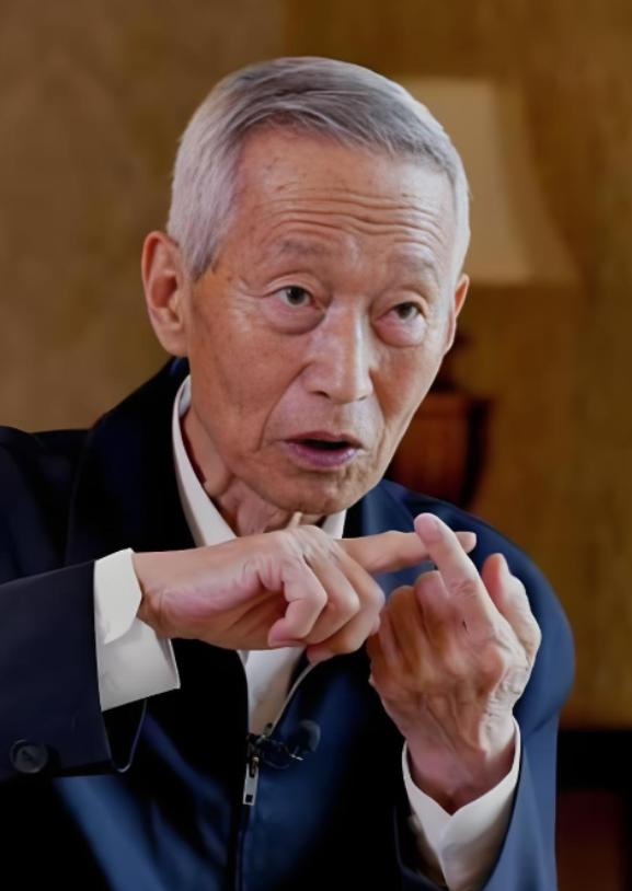 2001年夏末，河北冀中平原发生一起悬疑命案。  有个村民张某在家被人用猎