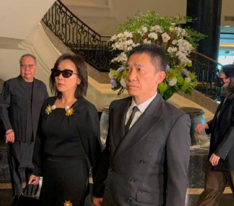 美人迟暮！失去挚友施南生的林青霞，神态已是老年人的模样，让人唏嘘！施南生追思