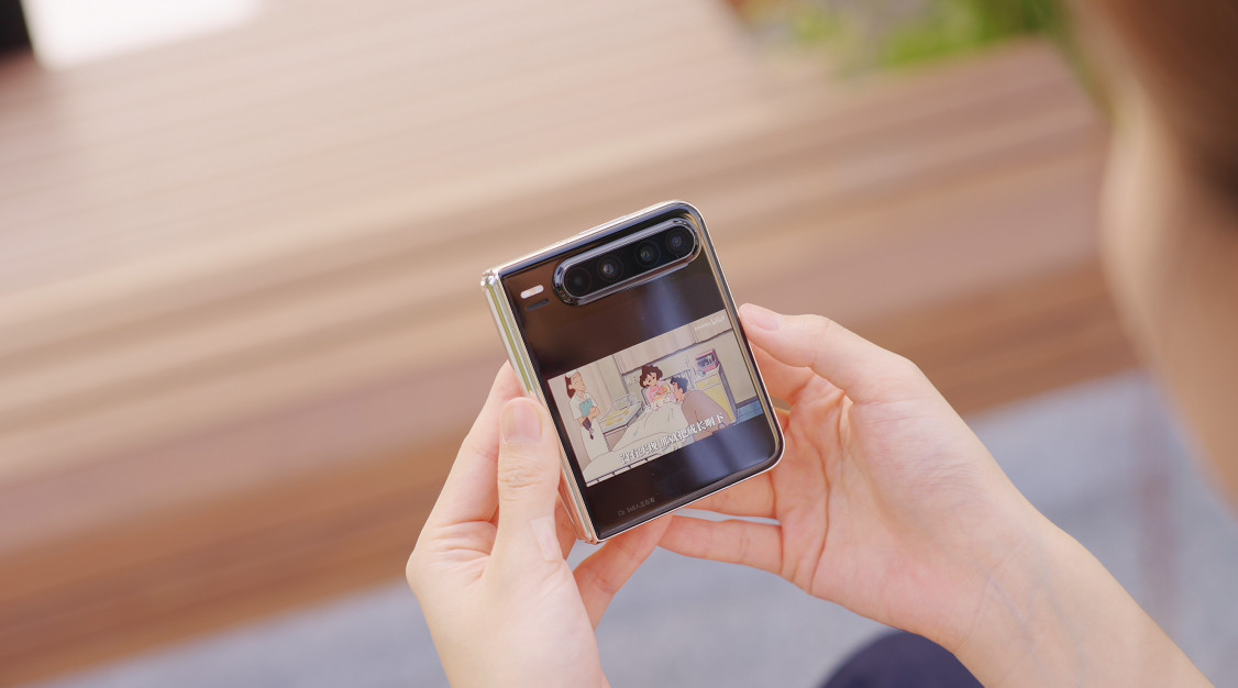 折学家生活图鉴华为折叠屏PuraX，架不住屏幕比例对于影视来说太完美了，无论