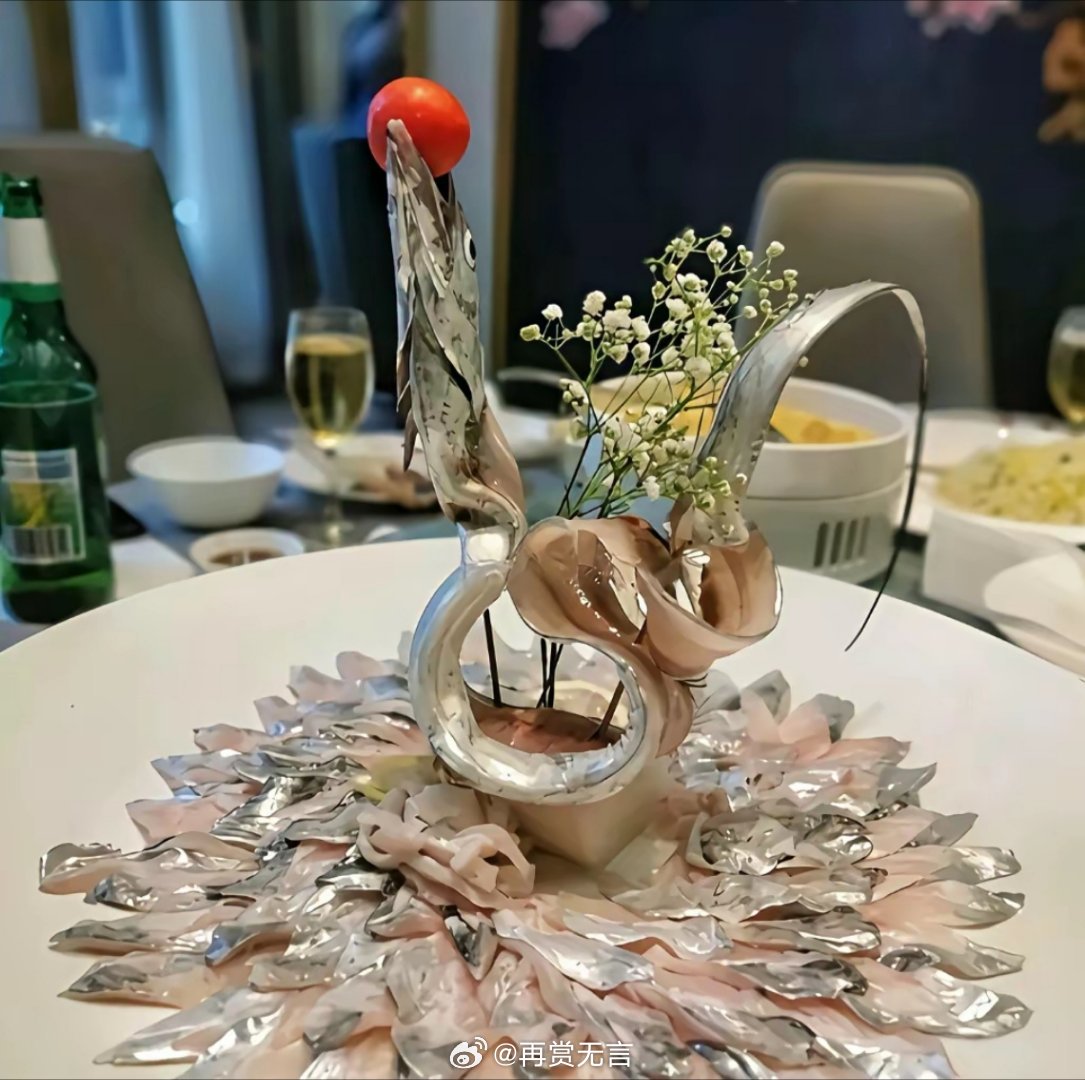 年前相亲去餐厅吃饭，这道一万二的美食，为啥这么贵？