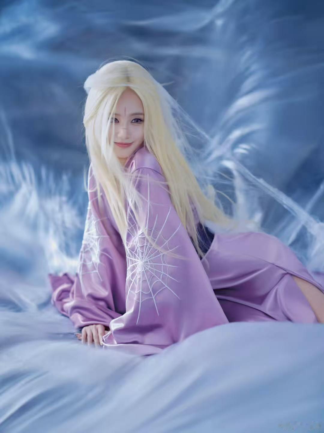 李一桐金发清瞳营业大片​​​金发李一桐美的太超过了！！！​​​