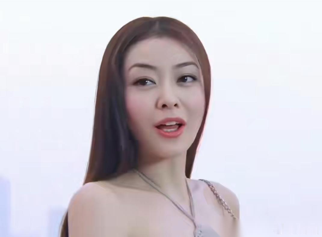 基因这么好的熊黛林他不娶，反倒娶了个培训班咋想的？个人感觉还是熊黛林大气得体
