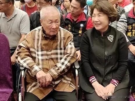 台立院前副院长、台东县长饶庆铃之父饶颖奇，昨天（21日)晚在台东县卑南乡初鹿村老