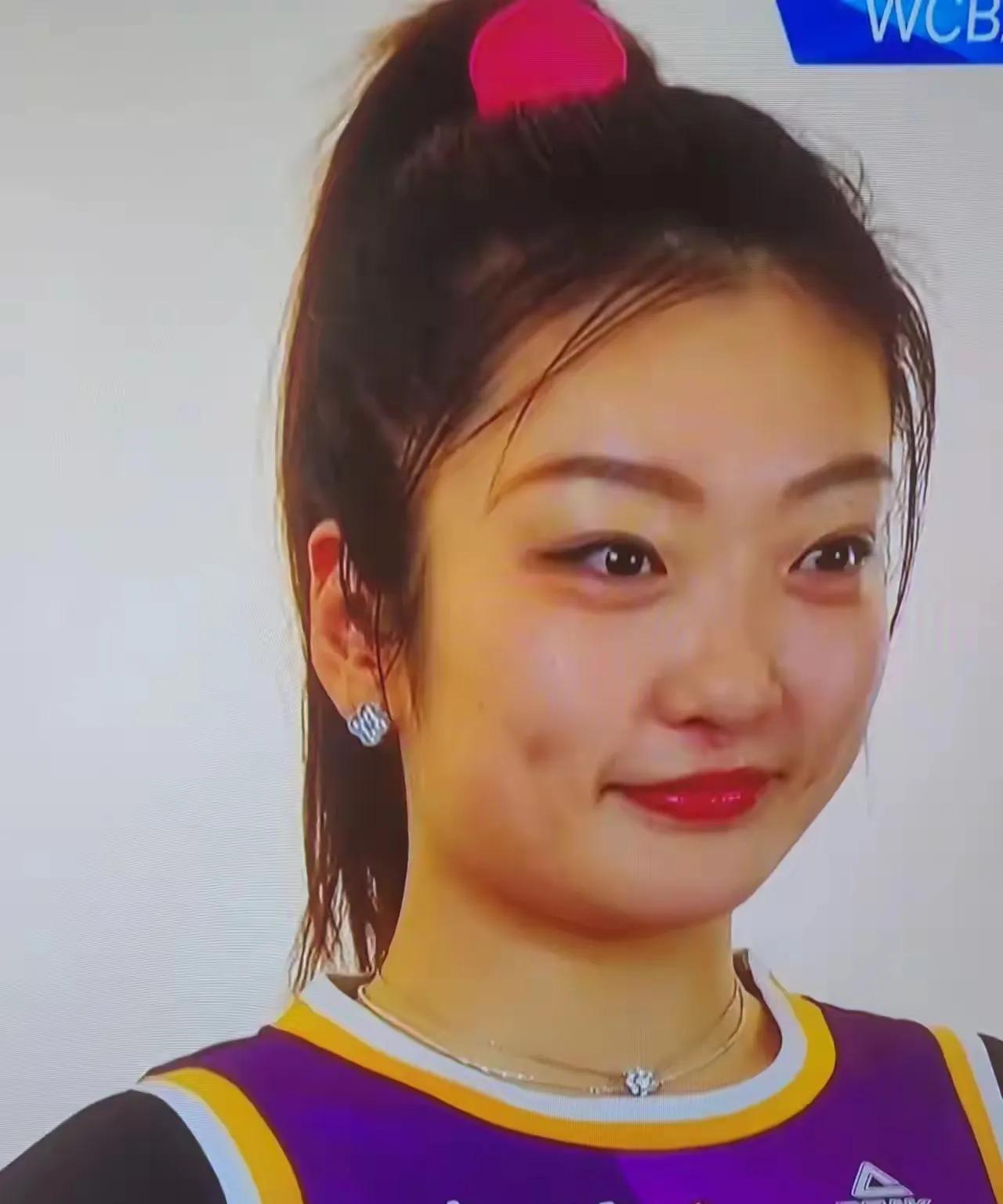 支持宫鲁鸣教练，严明纪律！如果李梦现在还是军人，军人准许纹身吗？？？？军人准许浓