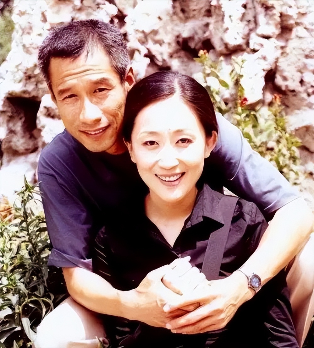 1990年，28岁的孟天骄把32岁的刘佩琦带回了家，跟母亲宣布：“我们要结婚了”