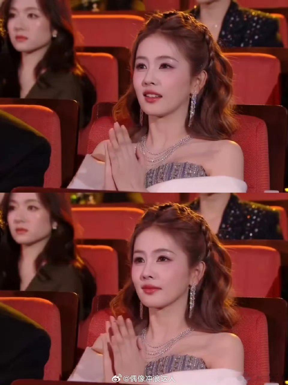 白鹿第二套白鹿第二套造型完全是海的女儿吧，这都美成啥了，她的颜值属于是越来越美