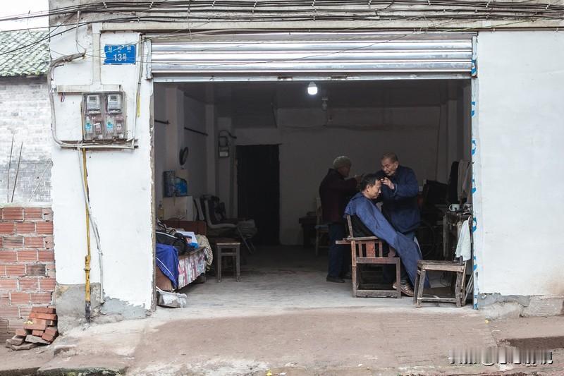 时代变了，婚姻也变了，现在女孩想找男的也难了。上海相亲女上海相亲圈这“六不娶