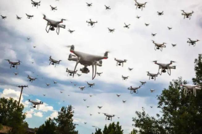 未来战争估计只有中国人能玩得起了，你知道无人机最牛的一点是什么吗？就是不用飞回来