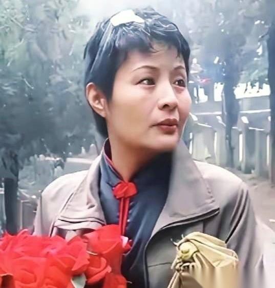 10块钱，一条命，和一个女人用大半辈子去圆的谎。放现在，10块钱连杯好点的奶茶