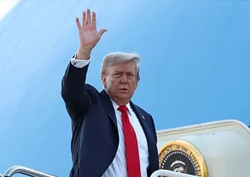 特朗普上路了据美国有线电视新闻网（CNN）报道，当地时间8月15日早，美国总统