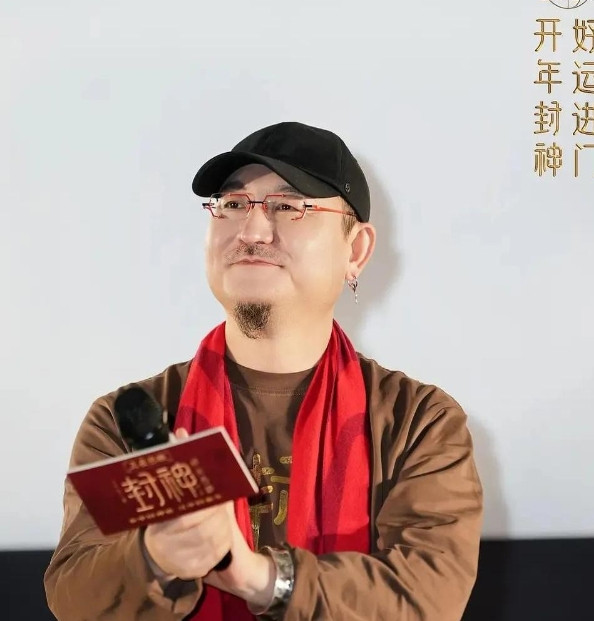 乌尔善导演，开始在网上“电子化缘”了！乌尔善导演在接受采访时说，希望给《封神3》