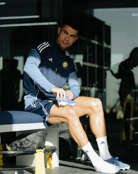 据葡媒《记录报》的最新报道，C罗在未来或将离开沙特联赛，他目前有5000万欧元的