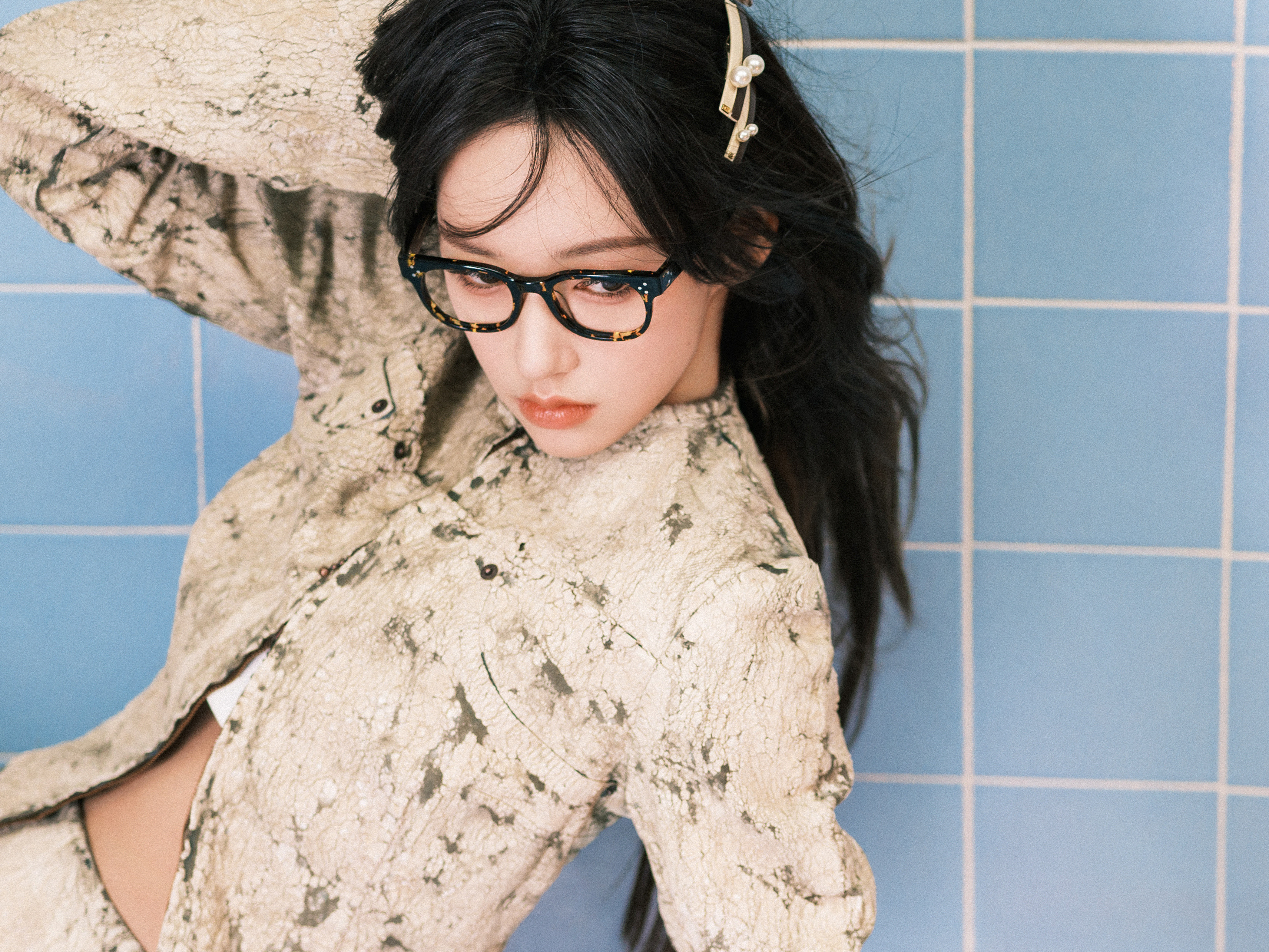 程潇「MISSWonderland」三月刊封面📖