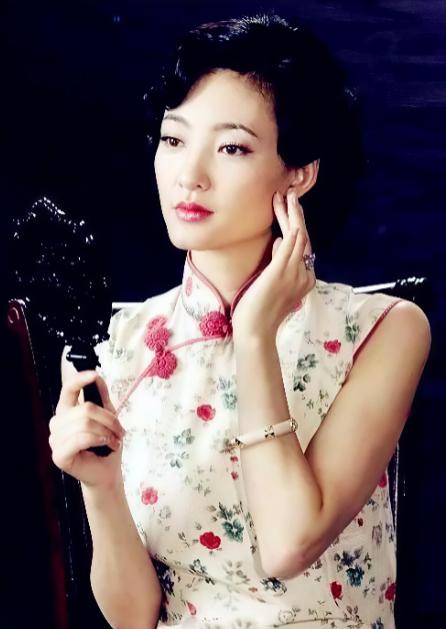 32集谍战剧，于震王丽坤领衔主演，演员阵容堪称豪华，剧情精彩十足，收视口碑大火，