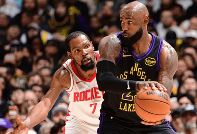 再固执下去，乌度卡就是下一个蒙蒂·威廉姆斯季后赛两连败已经敲响警钟，如果乌