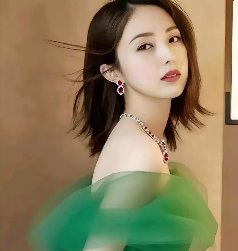 果然还是女人更懂女人我妈一句话道破董璇再婚：她把破事一次性清仓大甩卖，钱