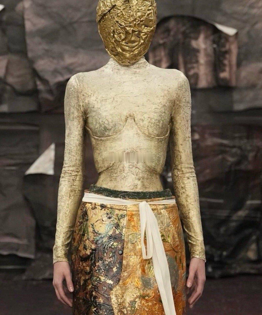 巴黎高定时装周，万众瞩目之下，GlennMartens为MaisonMa