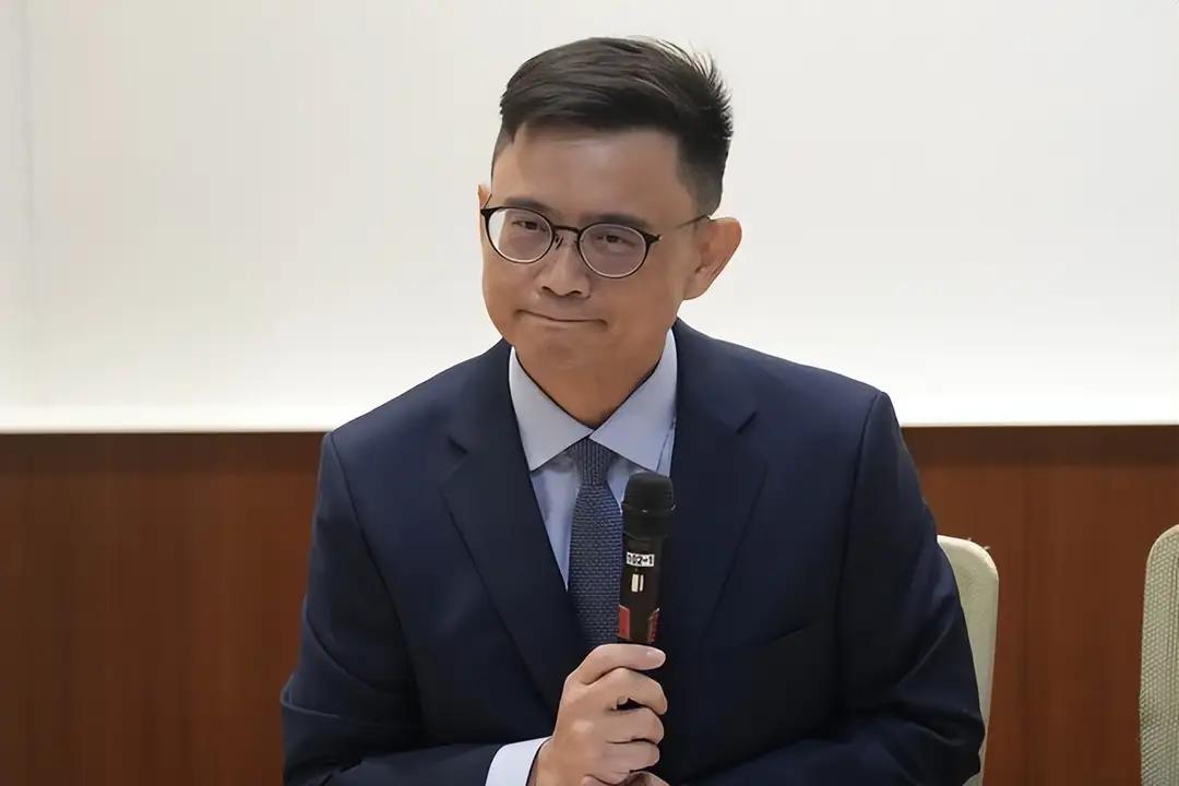 赖瑞隆总于回话了，他表示孩子可能觉得好玩，短短一句话小编就可以断定柯志恩要成为第