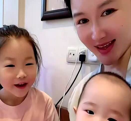 杜星霖为啥愿意为张纪中生孩子，说白了，无非就是这几点：张导这把年纪了，身